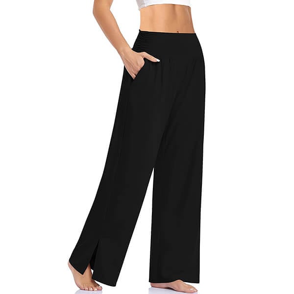 "Stijlvolle Catalina yoga broek met wijde pijpen, comfortabele elastische tailleband en zacht ademend materiaal."