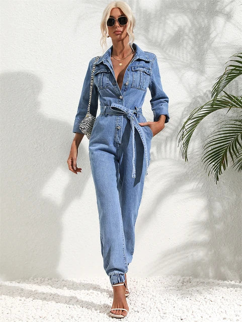 "Stijlvolle denim jumpsuit dames, flatterende pasvorm, hoogwaardig en veelzijdig, ideaal voor elke gelegenheid."