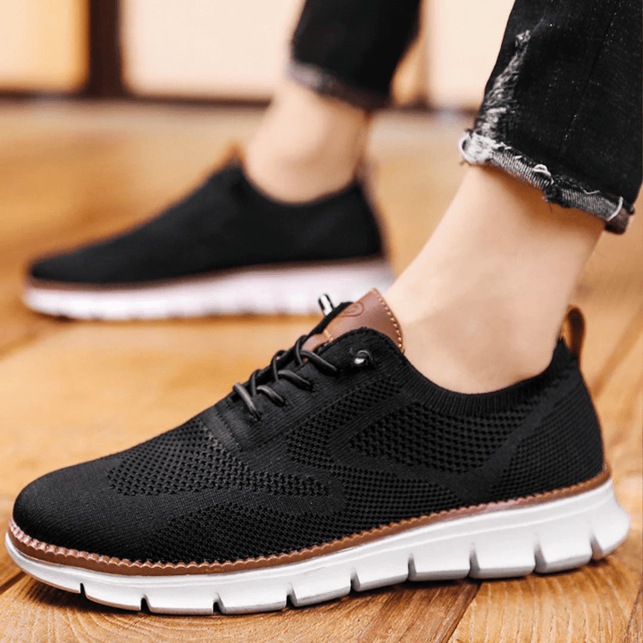 "Stijlvolle en comfortabele herenschoenen in karamel, perfect voor alle seizoenen en gelegenheden."