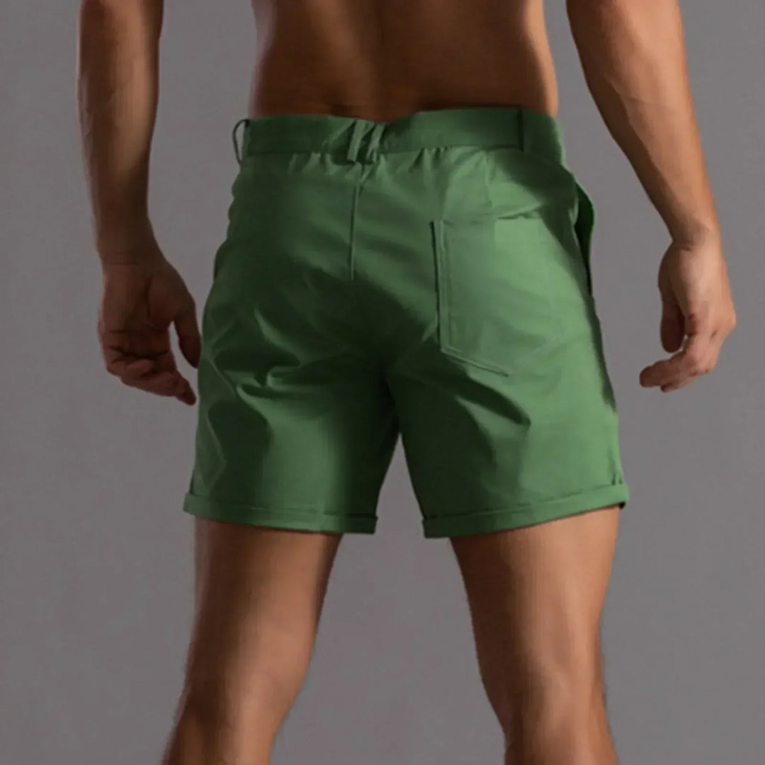 "Stijlvolle heren chino-shorts, klassieke snit met zakken, groen; ideaal voor zomerse casual outfits en comfort."
