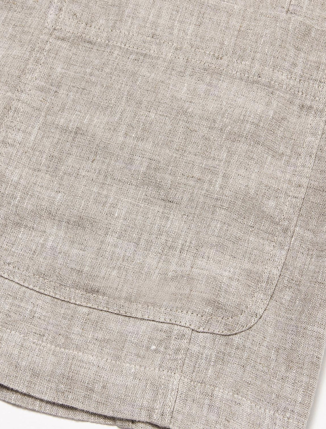 "Stijlvolle heren linnen blazer in beige, luchtig en ademend, perfect voor warme zomerdagen en vele gelegenheden."