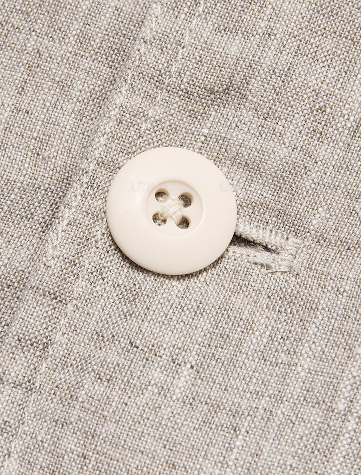 "Stijlvolle heren linnen blazer in beige, luchtig en ademend, perfect voor warme zomerdagen en vele gelegenheden."