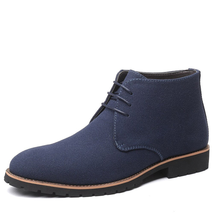 "Stijlvolle leren herenenkellaarzen van koe suède, slip-on ontwerp, elegante uitstraling, ideaal voor casual lente-outfits."