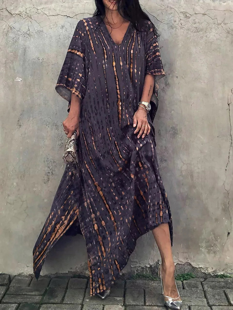 "Stijlvolle luchtige zomer kaftan maxi jurk voor dames, perfect voor stranddagen in exotisch design en ademende stof."