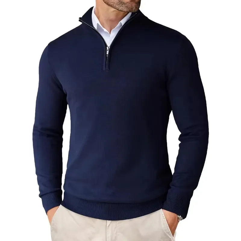 "Stijlvolle luxe heren trui met halve rits in marineblauw, perfect voor zowel zakelijke als casual gelegenheden."