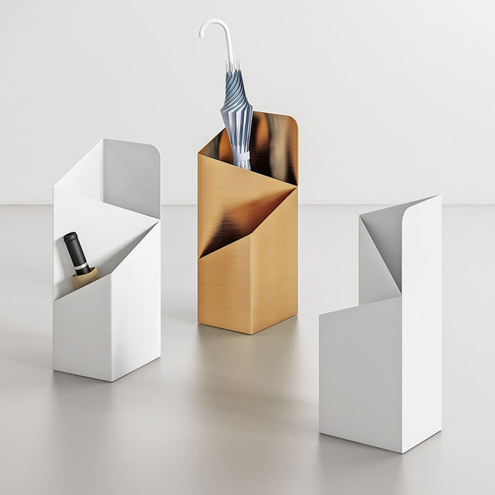"Stijlvolle parapluhouder met lekbak in strakke geometrische Scandinavische stijl, met metalen afwerking voor entree."