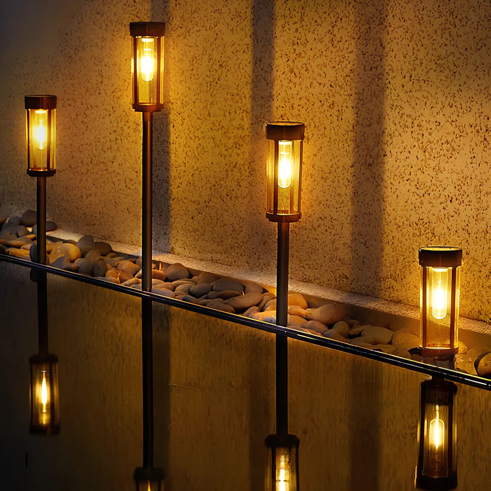 "Stijlvolle Solar Powered Torch Light voor tuin, duurzaam design, zwart, oplaadbaar zonnepaneel voor automatische verlichting