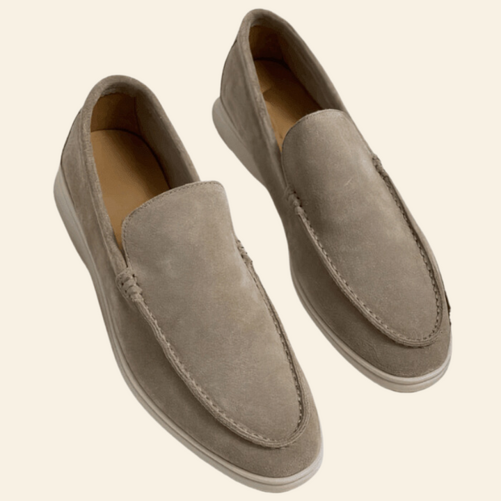 "Stijlvolle suède loafers voor heren in diverse kleuren, elegante en tijdloze schoenen voor elke gelegenheid."