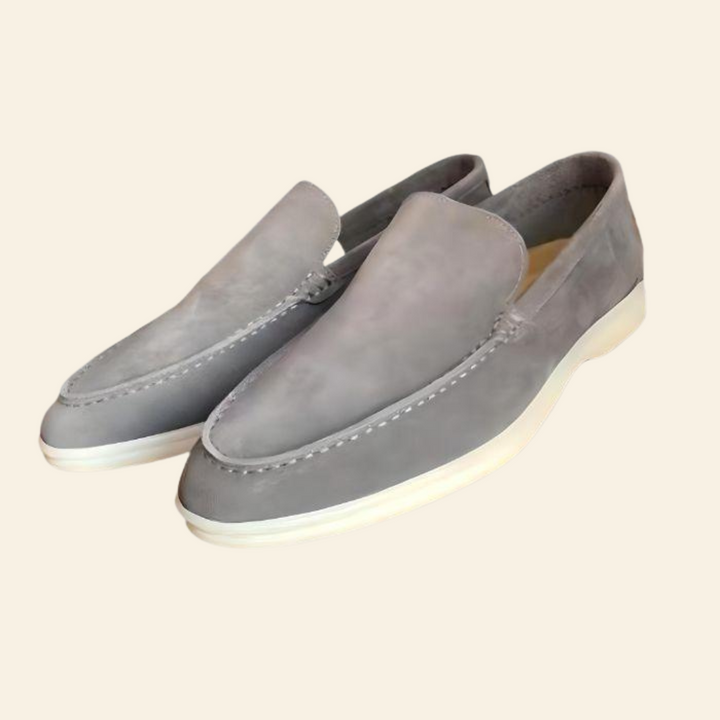 "Stijlvolle suède loafers voor heren in diverse kleuren, elegante en tijdloze schoenen voor elke gelegenheid."