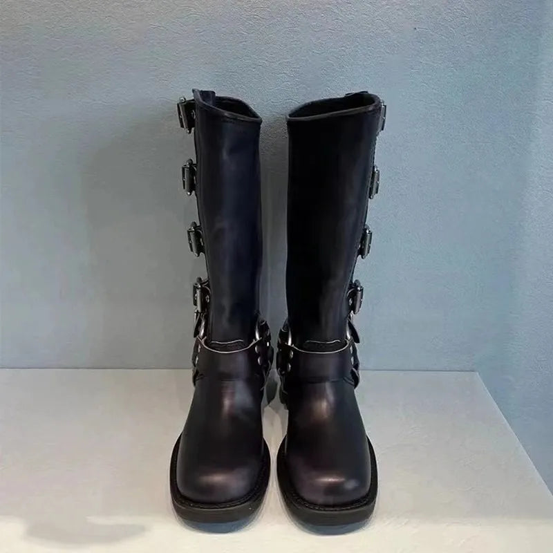 "Stoere dames biker boots van PU-leer met antislipzool, perfect voor koude, regenachtige dagen en veelzijdige styling."
