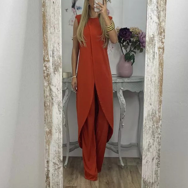 "Sylvia tweedelige damesoutfit, elegante katoenen top en uitlopende broek, comfortabel en geschikt voor elke gelegenheid."