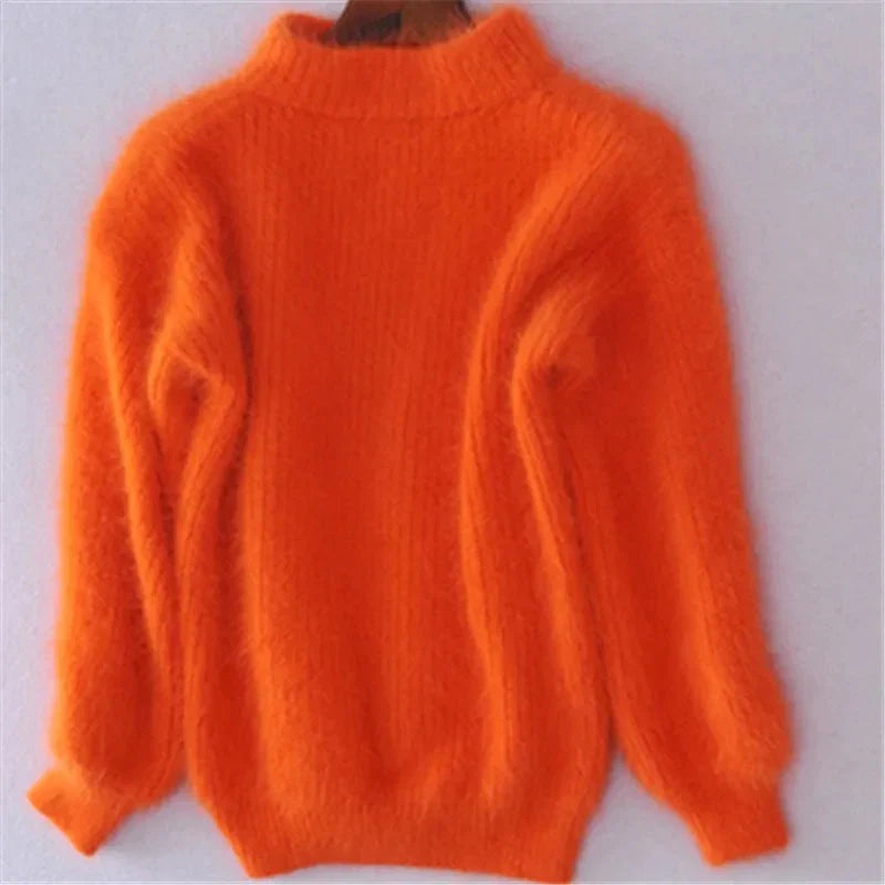 "Taylor Zachte Fluffy Trui in lichtblauw, zacht en comfortabel, ideaal voor herfst/winter, past bij casual outfits."