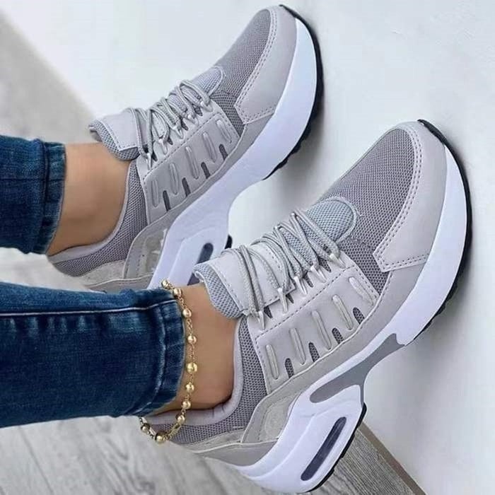 "Thea orthopedische damesschoenen, modern design met antislipzolen en stijlvol beige uiterlijk, ideaal voor dagelijks gebruik