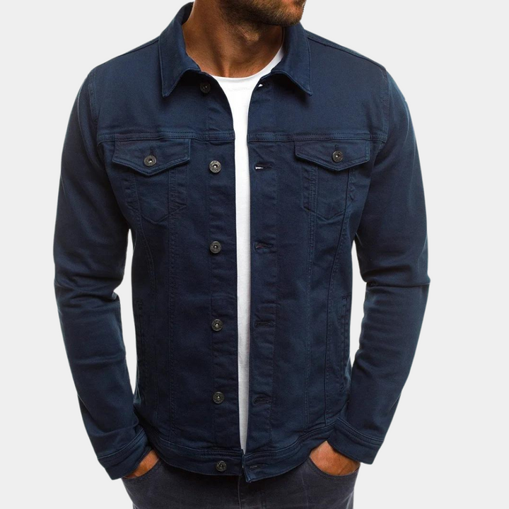 "Tijdloos klassiek herenoverhemd met elegante pasvorm, geschikt voor zowel werk als speciale gelegenheden, zomer look."