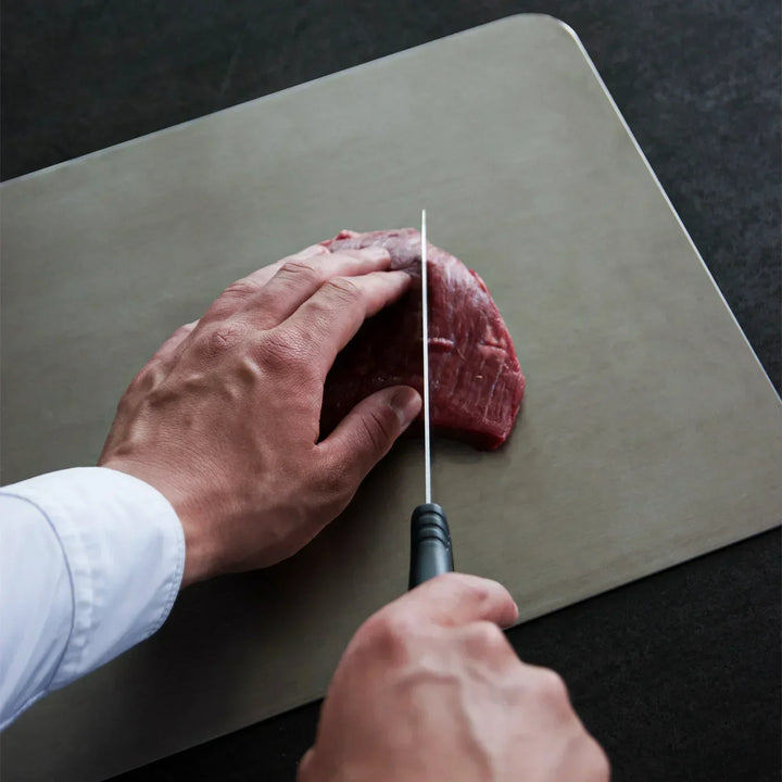 Titanium snijplank, BPA-vrij, duurzaam en antibacterieel. Geschikt voor vlees, groenten en fruit, eenvoudig te reinigen.