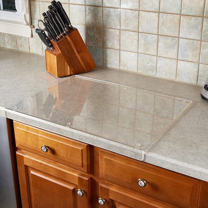 Transparante acryl snijplank met antislip, modern design; stijlvol en functioneel voor elke keukenomgeving.