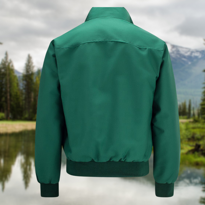 "Trendy heren Harrington vest in marineblauw met opstaande kraag, voorzakken en stijlvolle inrichting."