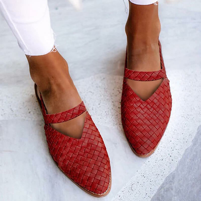 "Trendy Livia sandalen voor dames, levendige kleuren, ergonomische pasvorm, stijlvolle toevoeging aan zomeroutfits."