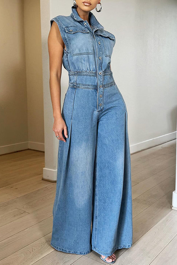 "Trendy rechte denim jumpsuit met wijde pijpen, stoer en stijlvol ontwerp, perfect voor elke gelegenheid."