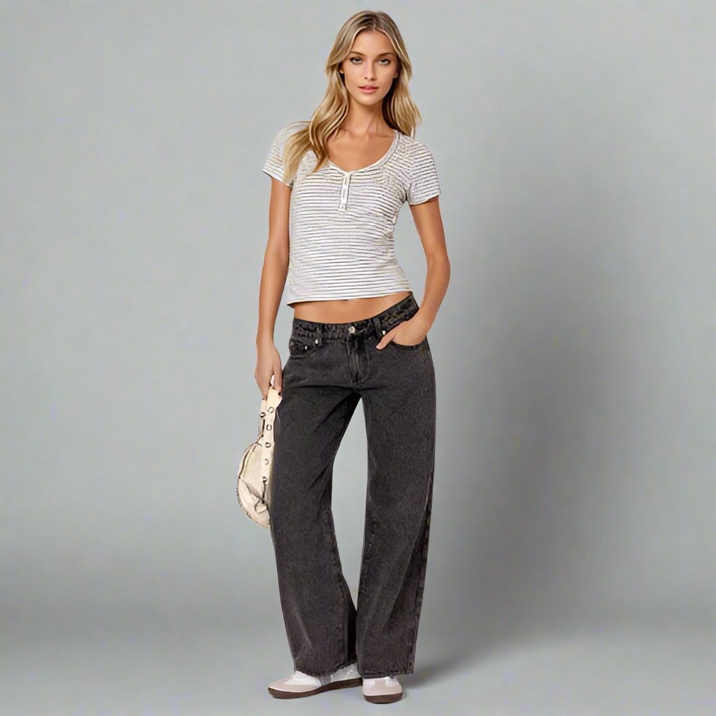 "Trendy Y2K low-rise jeans dames, blauw-wit, slank silhouet en 5-pocket design met stretchdenim voor optimaal comfort."