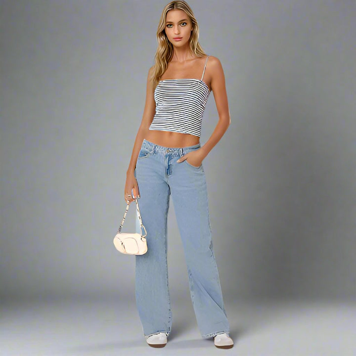 "Trendy Y2K low-rise jeans dames, blauw-wit, slank silhouet en 5-pocket design met stretchdenim voor optimaal comfort."
