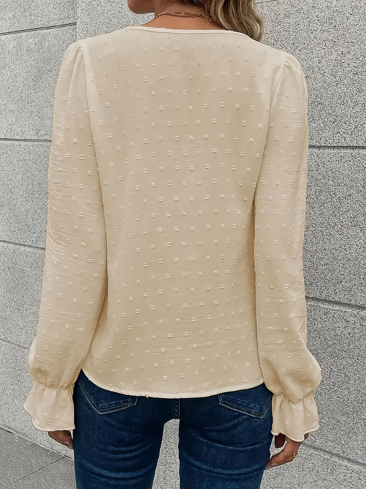 "V-Hals blouse met lange mouwen, elegante kantkraag, lichtgewicht stof en verfijnde uitstraling, voorkant aanzicht."