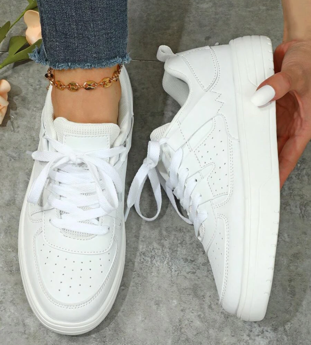 "Valeen sneakers voor dames, kleurrijk design met levendige pastelkleuren en ademend bovenwerk voor comfort en stijl."