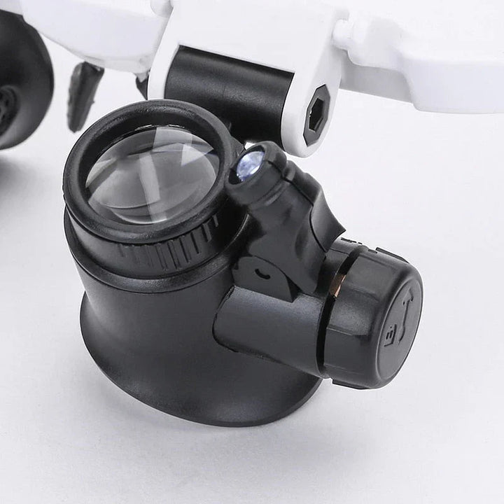 "Vergrootglas bril met LED-verlichting, verstelbare lenzen en witte afwerking voor precieze hobby- en professionele taken"