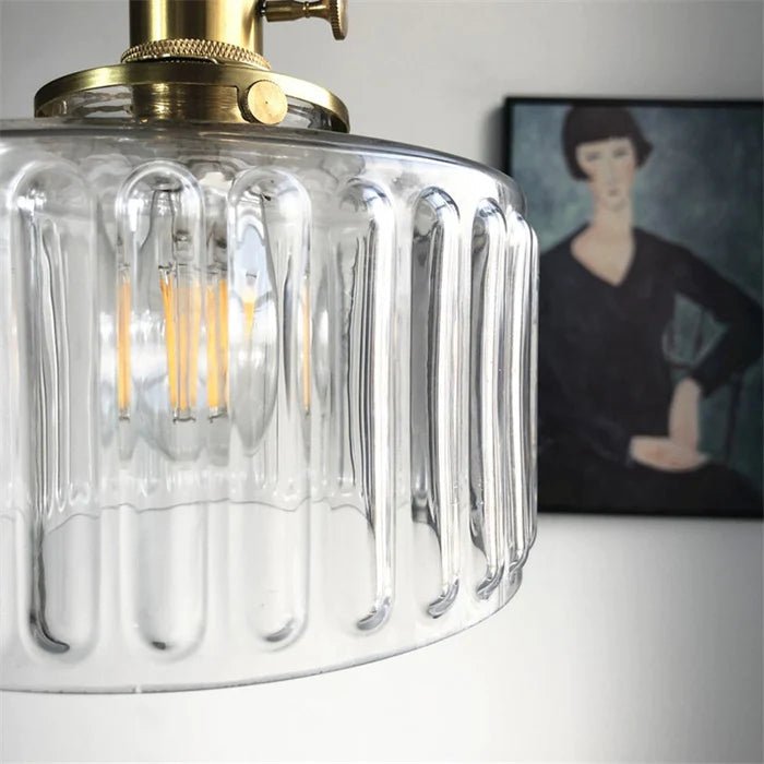 "Verstelbare vintage glazen hanglamp met chique uitstraling voor elegante interieurverlichting. Diameter 30 cm, hoogte 50-100
