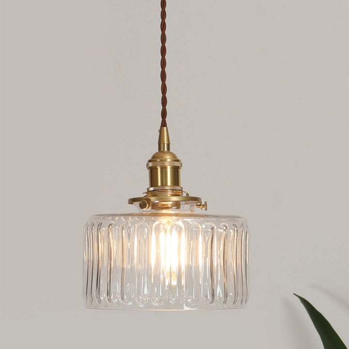 "Verstelbare vintage glazen hanglamp met chique uitstraling voor elegante interieurverlichting. Diameter 30 cm, hoogte 50-100