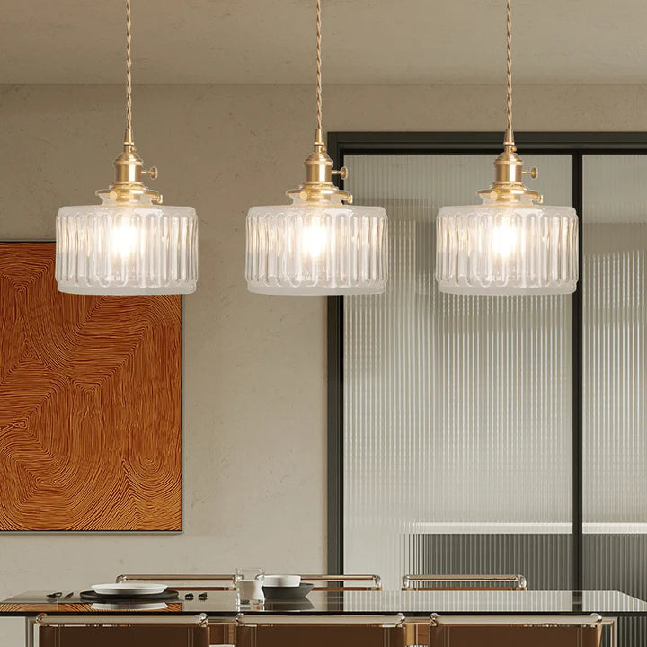 "Verstelbare vintage glazen hanglamp met chique uitstraling voor elegante interieurverlichting. Diameter 30 cm, hoogte 50-100