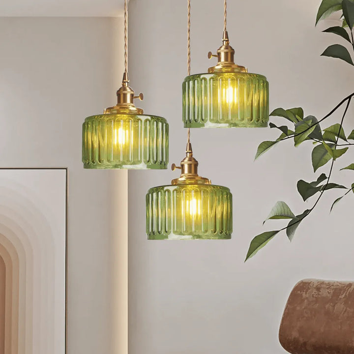 "Verstelbare vintage glazen hanglamp met chique uitstraling voor elegante interieurverlichting. Diameter 30 cm, hoogte 50-100