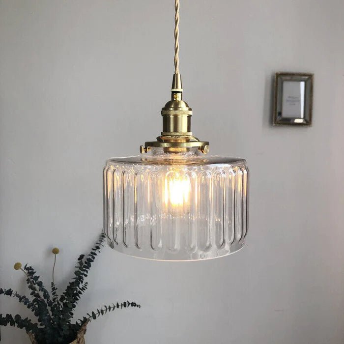 "Verstelbare vintage glazen hanglamp met chique uitstraling voor elegante interieurverlichting. Diameter 30 cm, hoogte 50-100