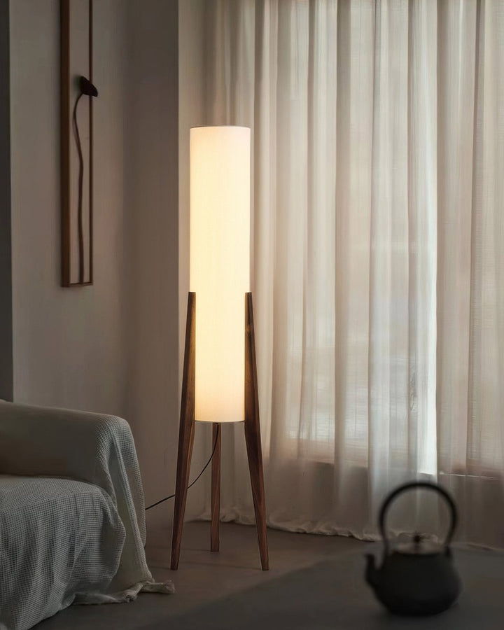 "Walnoot houten vloerlamp met modern design, sfeervolle verlichting en elegante houtnerf, hoogte 150 cm, donkerbruin."