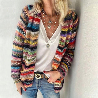 "Warm, kleurrijk vrouwenvest van zachte wol, elegante pasvorm, ideaal voor winter, veelzijdig te combineren."
