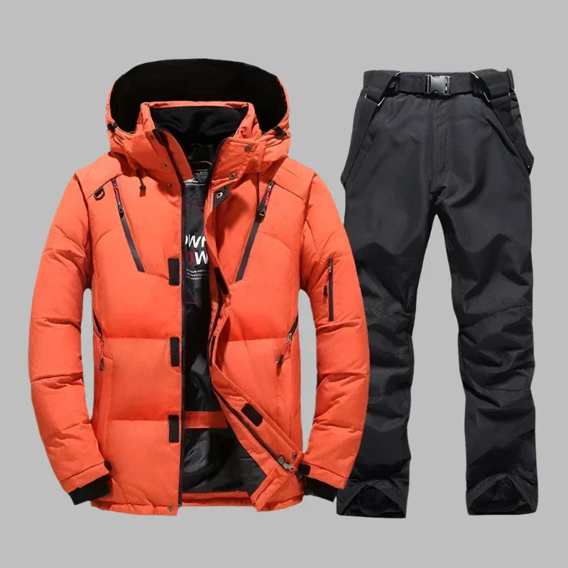 "Warm, waterdicht heren skipak met ademende stof, verstelbare pasvorm en praktische zakken voor ultieme bescherming."