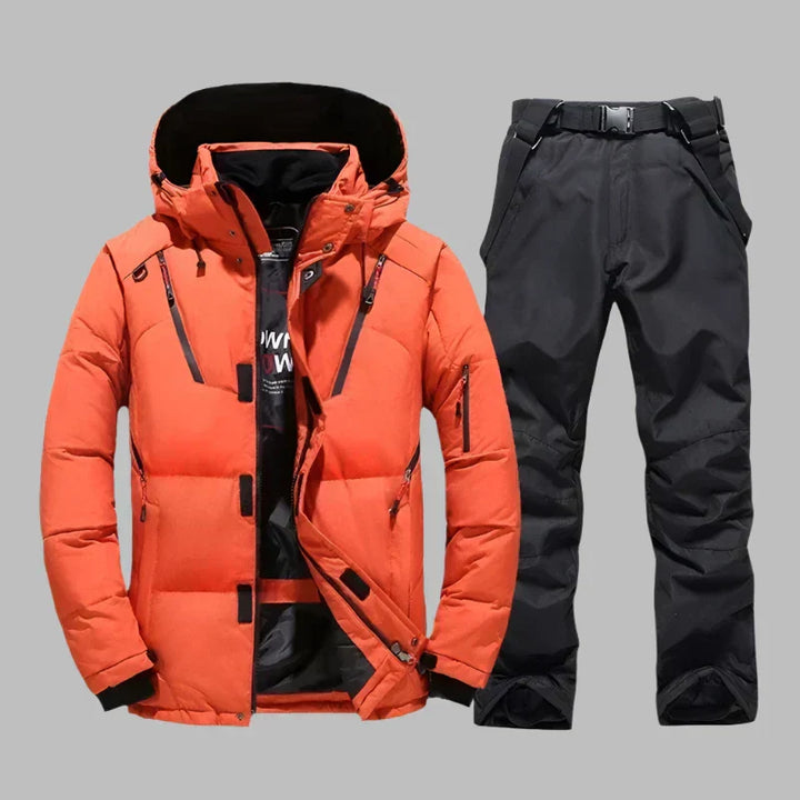 "Warm, waterdicht heren skipak met ademende stof, verstelbare pasvorm en praktische zakken voor ultieme bescherming."
