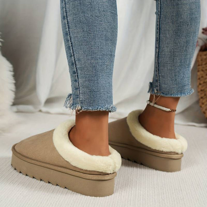 Warme dames pantoffels, zachte voering, stevige zool, elegant design, pluizige binnenkant, antislip voor thuiscomfort.