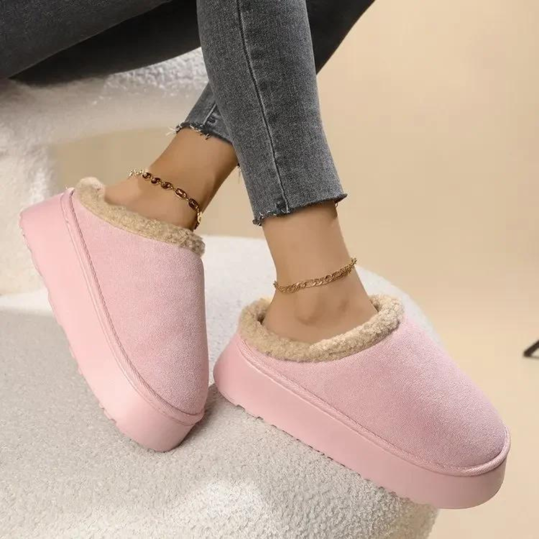 Warme damespantoffels met luxe voering in rijke kleuren, perfect voor koude dagen. Beschikbaar in maten 34-41.
