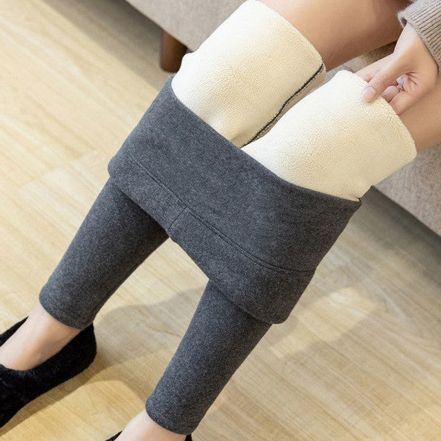 Warme hoog getailleerde winterleggings met zachte lamswollen voering, flatteuze pasvorm, ideaal voor koude dagen.