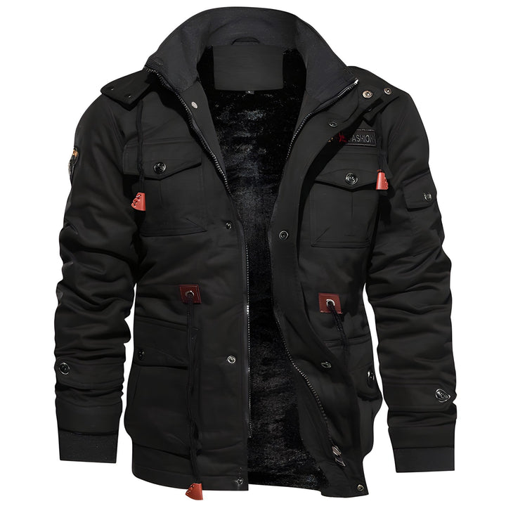 "Waterdichte herenjas, militaire stijl, verstelbare taille, zachte fleece voering, robuuste uitstraling, praktische zakken."