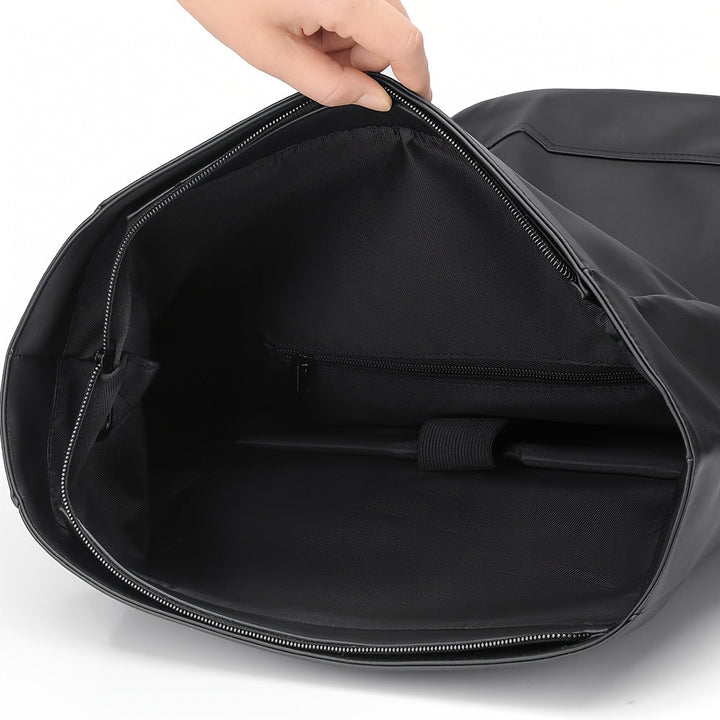 "Waterdichte herenrugzak met USB-poort, zwart design, laptopvak en verstelbare schouderbanden, ideaal voor dagelijks gebruik.