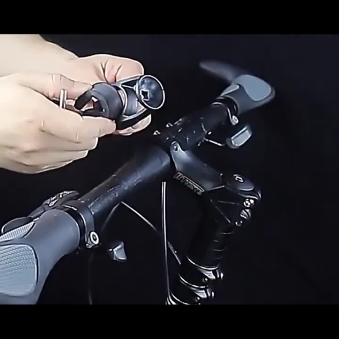 "Waterdichte telefoonhouder voor fiets en motor, draait 360 graden, past op telefoons 4,5-6,4 inch, gemonteerd op stuur."