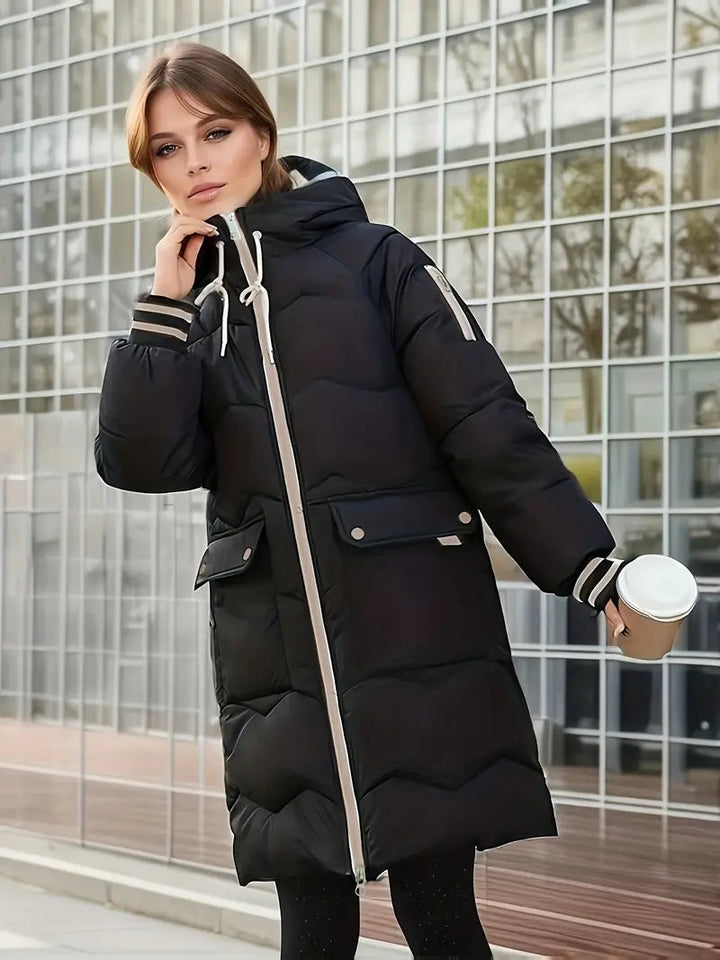 Waterdichte winterjas voor dames, zwart, stijlvolle jas met thermische isolatie voor warmte en bescherming tegen regen.