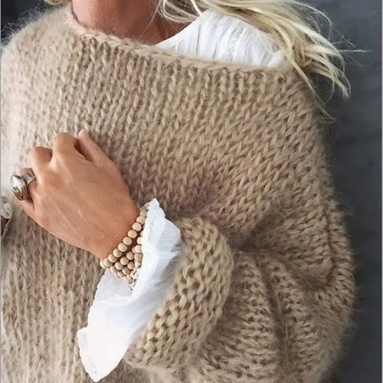 "Zachte roze oversized mohair trui, perfect voor een stijlvolle casual look. Ideaal voor vrouwen, licht en comfortabel."