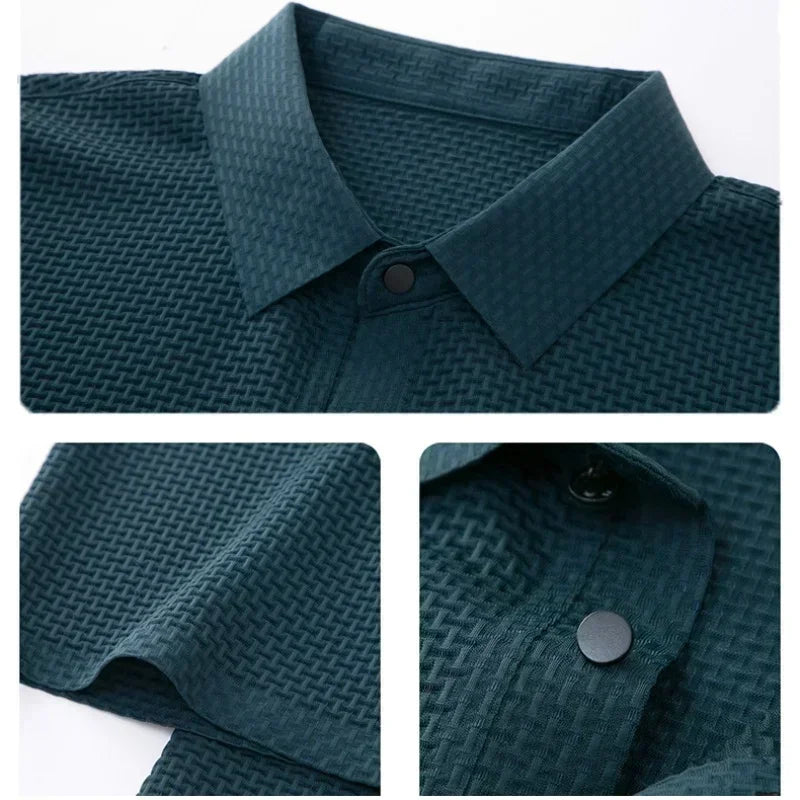 "Zijden polo zwart met korte mouwen en klassieke kraag, anti-kreuk, elegant en ademend voor ultiem comfort."