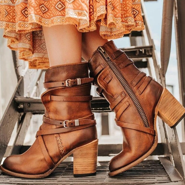 "Zwart vintage leren enkellaarsjes dames met orthopedische hakken, gespen en rits, perfect voor stijlvolle herfstlooks."