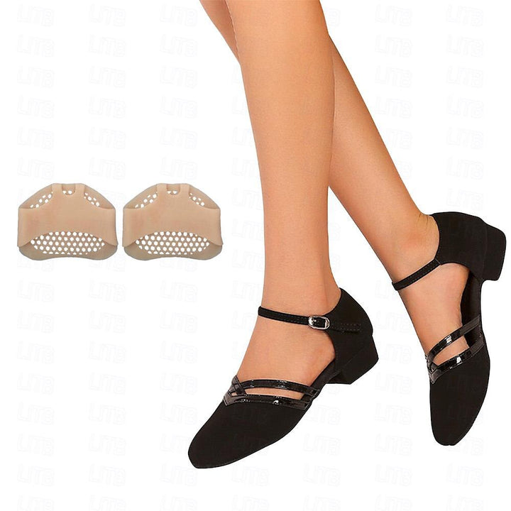 Zwarte damesschoenen met hak en enkelband, ideaal voor dansen, bieden elegante uitstraling en comfort op lichte vloer.