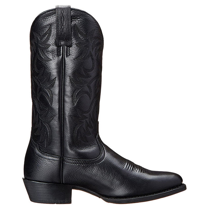 "Zwarte en bruine heren cowboylaarzen van rundleer met spitse neuzen en stijlvolle stiksels voor een klassieke western look."