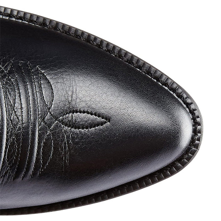 "Zwarte en bruine heren cowboylaarzen van rundleer met spitse neuzen en stijlvolle stiksels voor een klassieke western look."
